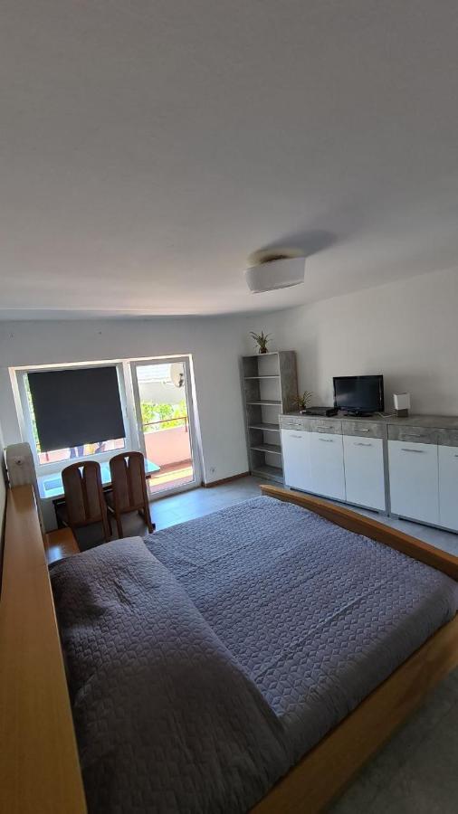 Ferienwohnung Mit Balkon In Krumpendorf Exterior photo